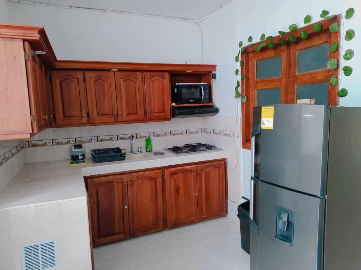 ホテル Habitacion Privada En Jardin Cerca Al Parque エクステリア 写真